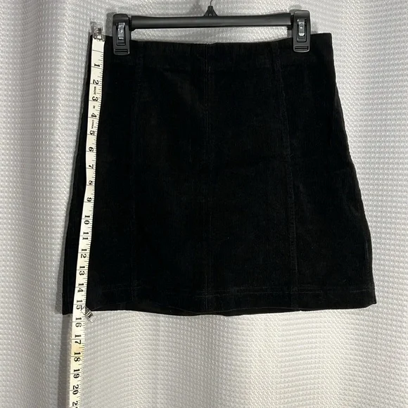 Wishlist Women’s Sz Small Black Corduroy Mini Skirt. - Picture 4 of 7